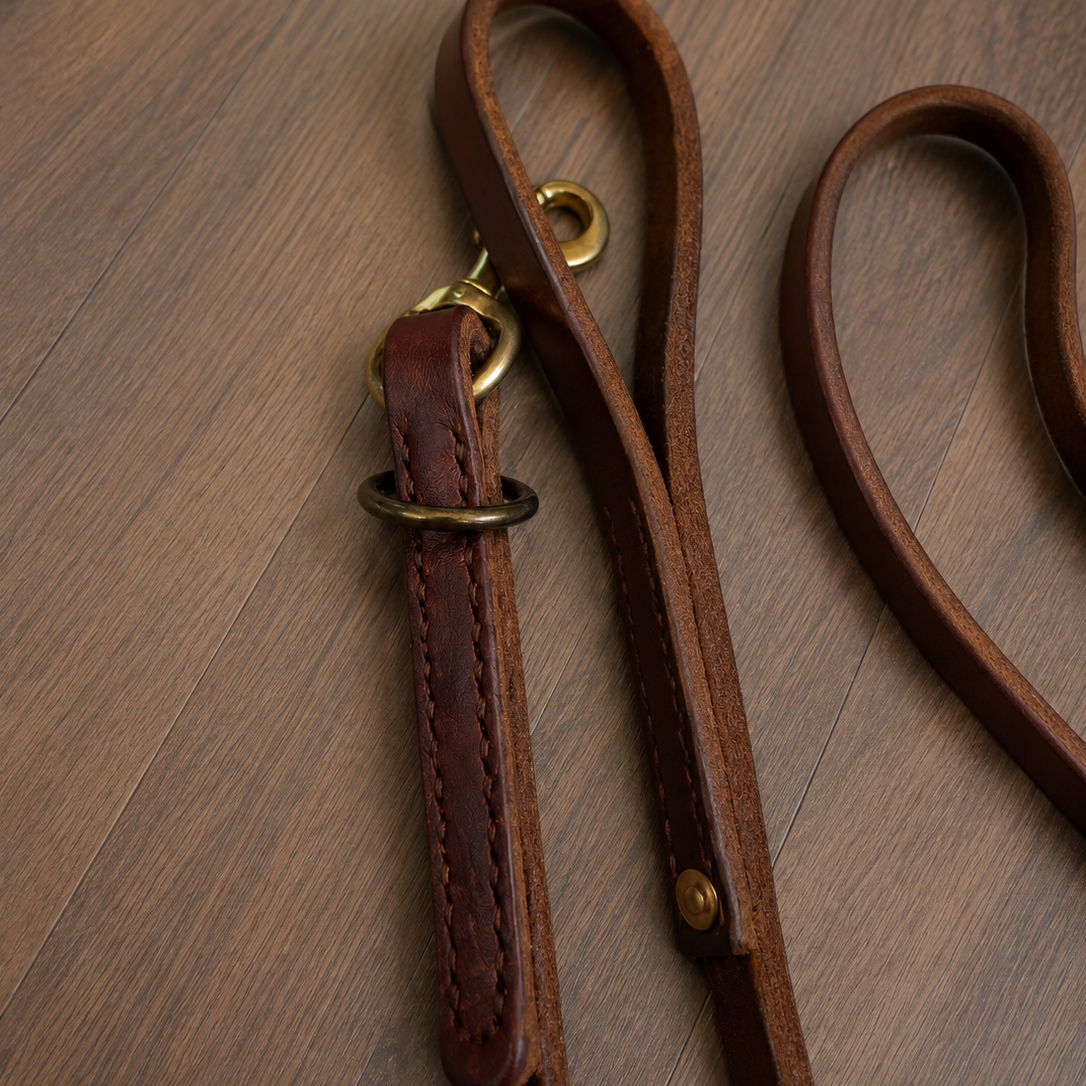 Leather working dog lead for lead length and use guide